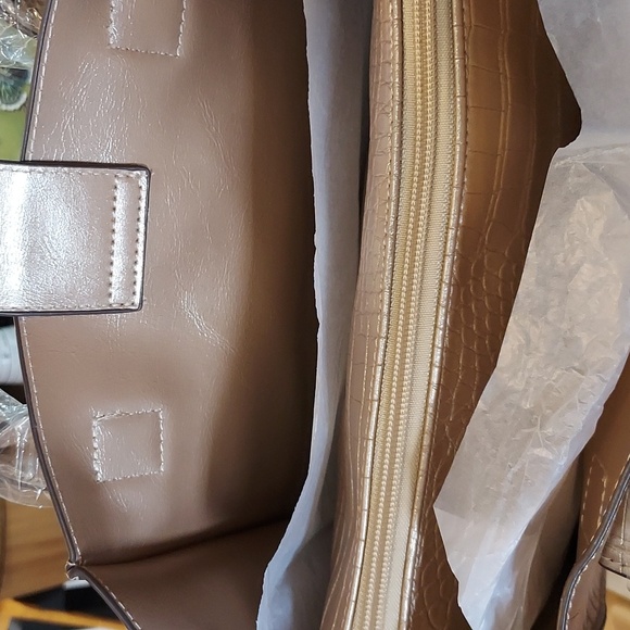 Carlos Santana Faux rosegold croco bag - Picture 4 of 7